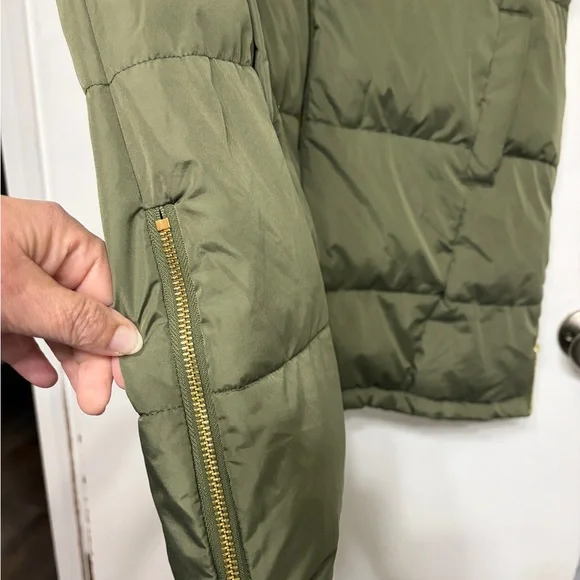 Olive Green Women's Puffer Vest Tunic length - Picture 3 of 4